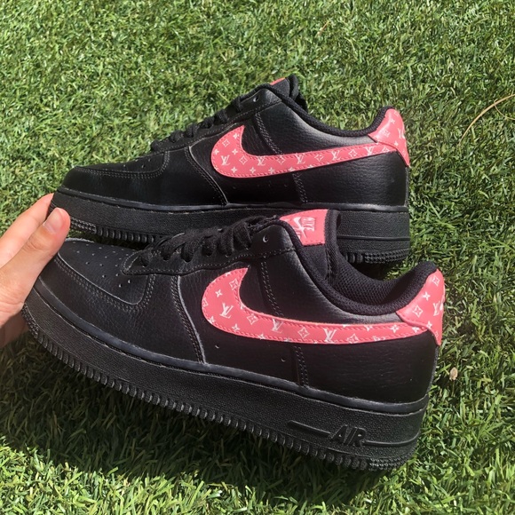 CUSTOM AIR FORCE 1s - Picture 1 of 6